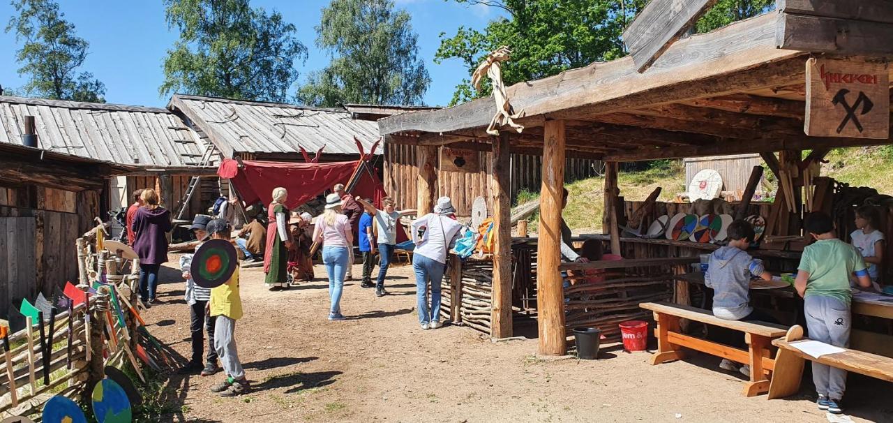 Vittfarnas Hird Vikingaby Bed & Breakfast Sosdala Екстериор снимка